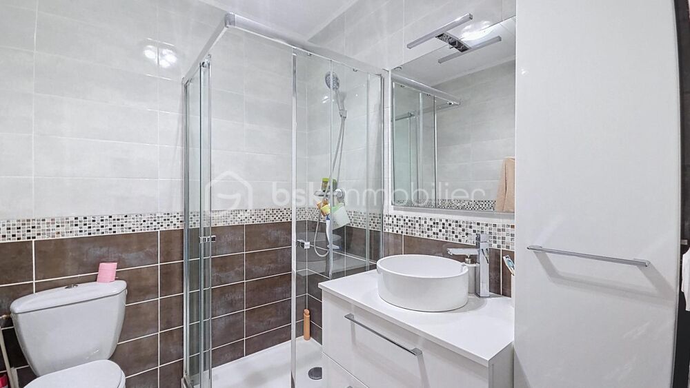 Vente Maison Maison lumineuse avec doubles terrasses et espace de stationnement - Année 2000 Mios