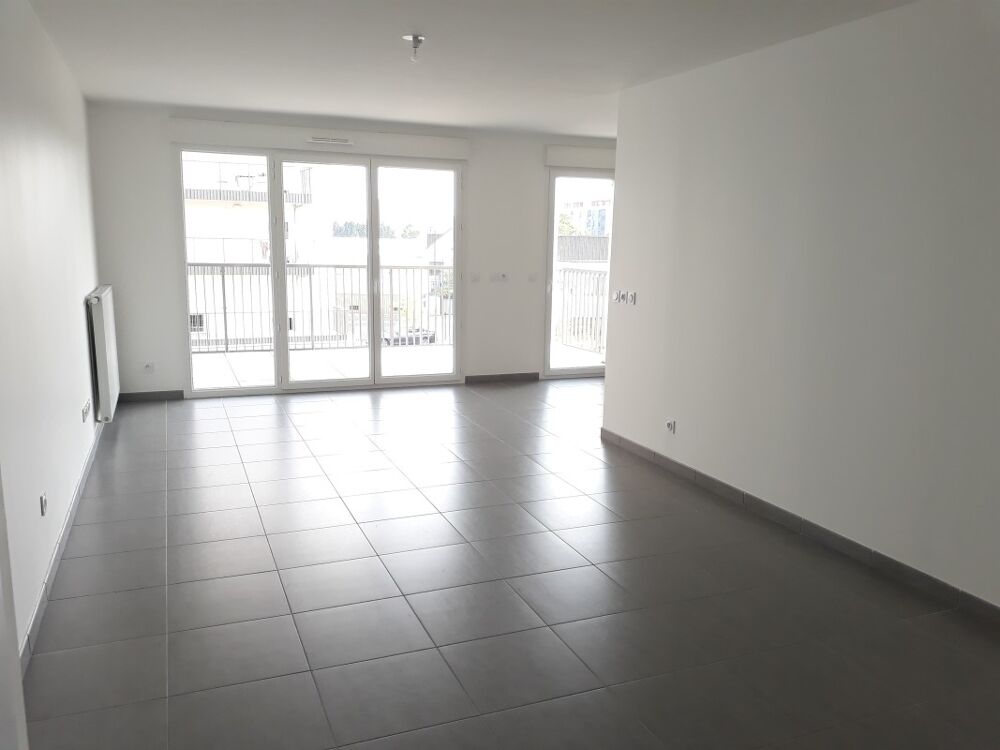 Location Appartement T4 avec balcon et garage à VILLEURBANNE Villeurbanne