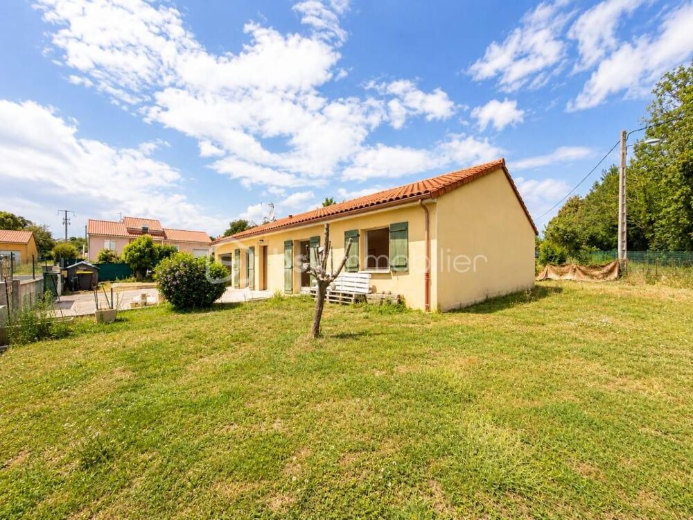 Vente Maison Maison de plain-pied 108 m² - 3 chambres - Jardin clos - Séjour 42 m² Randan