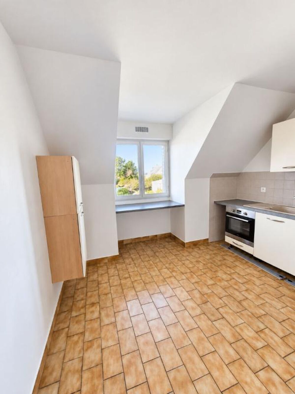 Vente Appartement APPARTEMENT T4 DE 82 M² - 3 CHAMBRES - BALCON - GARAGE 30 M² - CAVE 17 M² - PROCHE PLAGE DE LOMENER Ploemeur