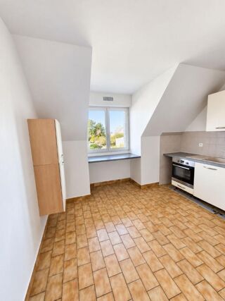 Vente Appartement APPARTEMENT T4 DE 82 M² - 3 CHAMBRES - BALCON - GARAGE 30 M² - CAVE 17 M² - PROCHE PLAGE DE LOMENER Ploemeur