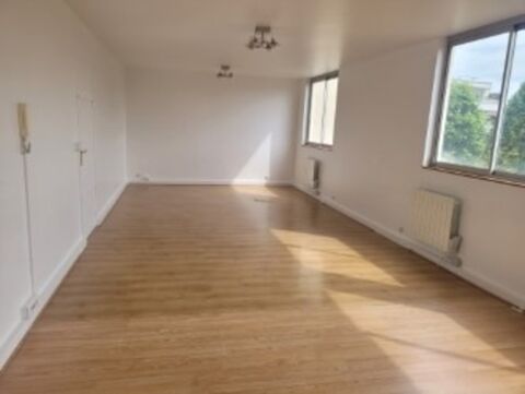 Dpt Val de Marne (94), à louer SAINT MAUR DES FOSSES Bureaux 100M2 1er étage 1750  HT/HC 2100 94100 Saint maur des fosses