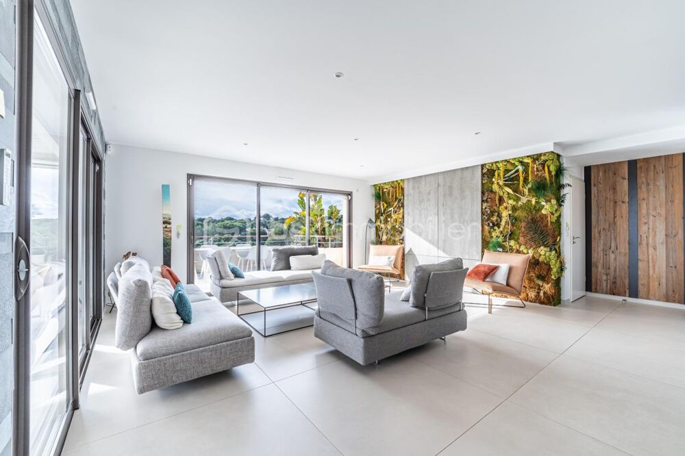 Vente Appartement Magnifique T4 type Villa sur le toit / Vue mer / Terrasse + solarium 150 m² Saint raphael