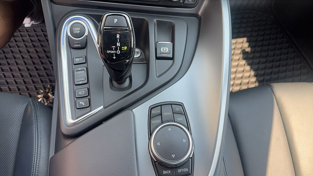 i8 1.5 ti eDrive 231 BVA6 Pure Impulse - Automatique Entretien 2014 occasion 06800 Cagnes Sur Mer