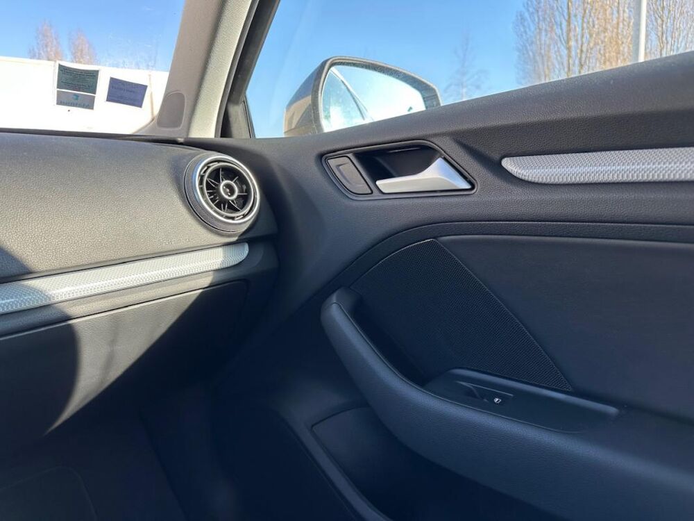 A3 III SPORTBACK 1.4 TFSI E-TRON 204 AMBIENTE S tronic 2016 occasion 78240 Chambourcy