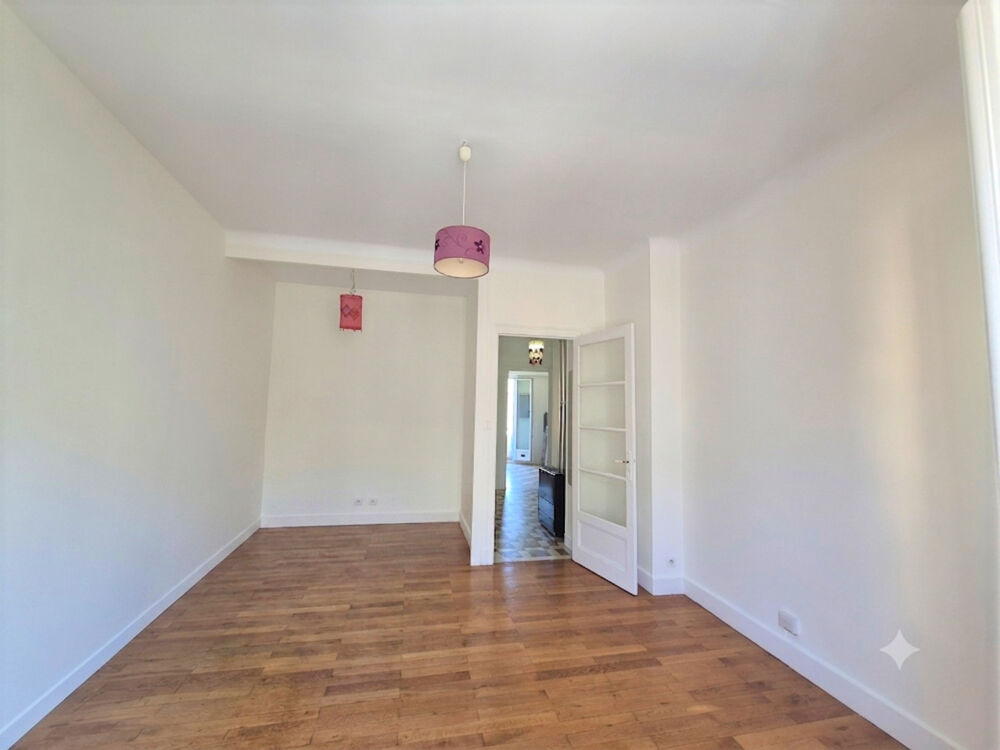 Grenoble/ Rue Joseph Bouchayer T2 lumineux et traversant Nord-Sud de 54 m², en étage, Balcon, Calme, Vue Montagne