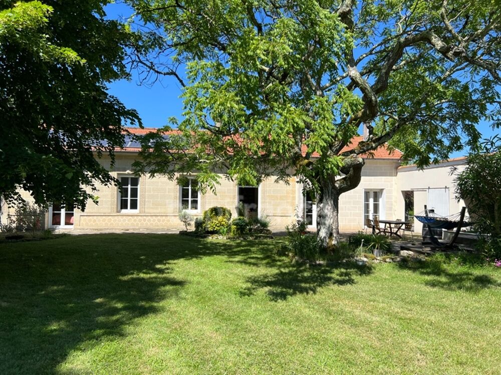 Maison en pierre avec piscine au coeur du Bourgeais - Entre pierre, lumière et nature - Lansac (33)