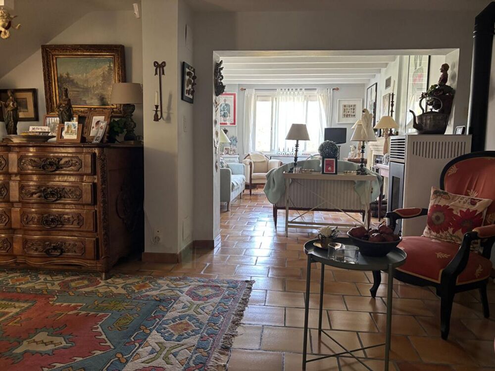 Vente Maison À Uzès, une maison au charme singulier dans un écrin de nature Uzes