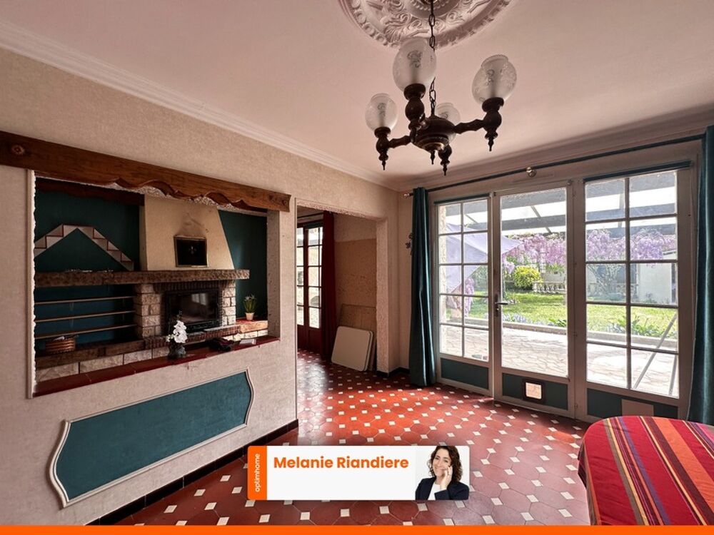 Maison 6 pièces 4 chambres de 115 m²  Dépendances  Terrain 818 m²  Calme et proche centre