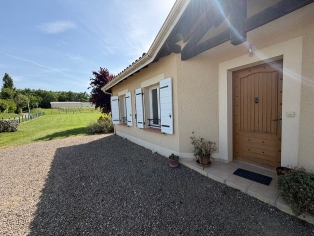 PLAISANCE(32): agréable MAISON de 2009, 3 chambres, gande piece de vie avec terrasse et VUE, calme, 2300m2 jardin clos plat