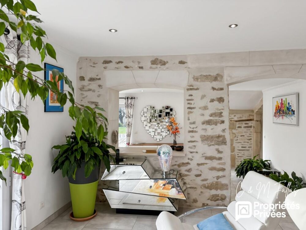 à vendre  Propriété/château Visan (84820)