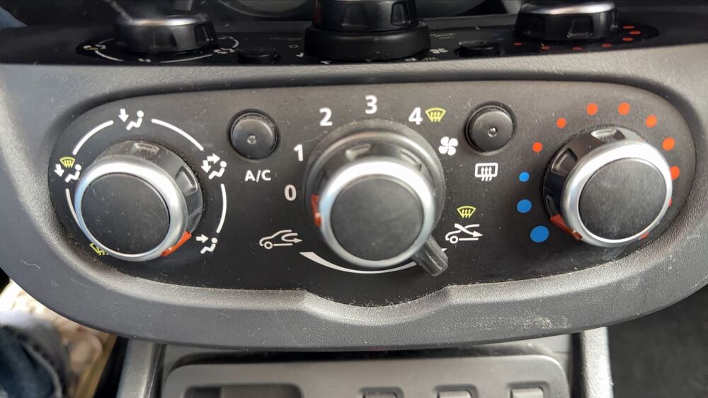 Duster 1.5 Blue dCi 110 4x2 EDC6 Black Touch 2018 occasion 76230 Isneauville