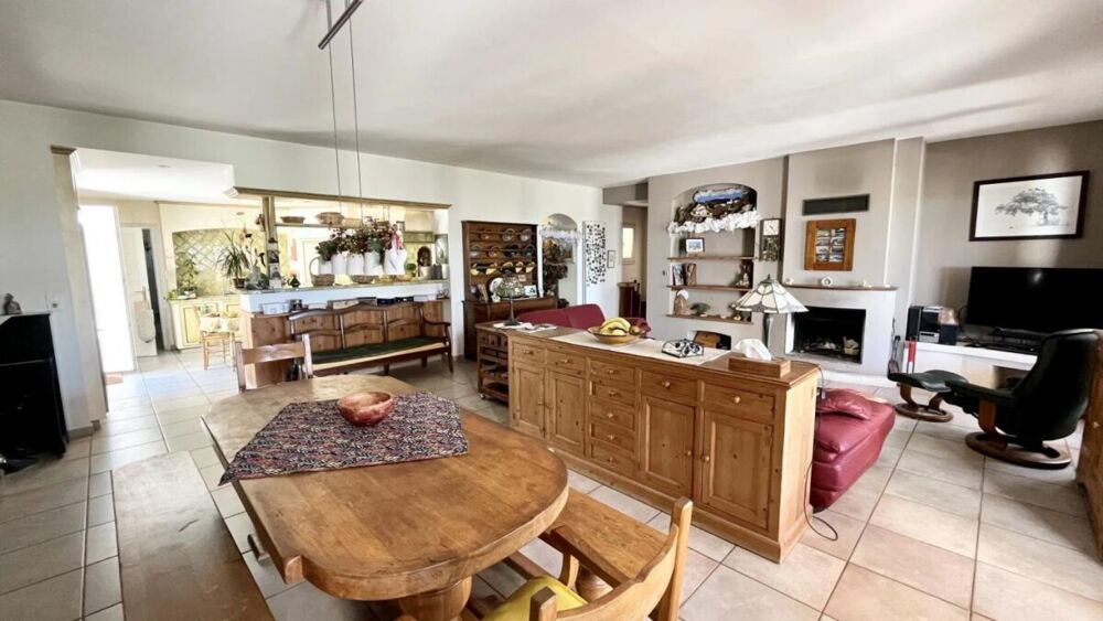 � vendre  Villa Venasque (84210)