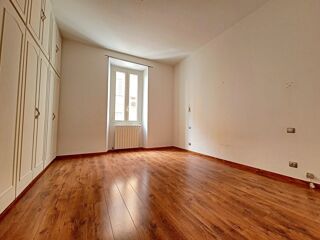  Appartement à louer 4 pièces 103 m²
