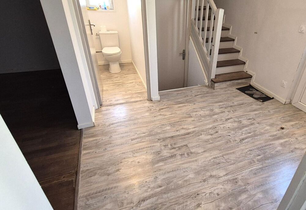 Belle Maison sur Sous-sol de 88 m² Rénovée avec Cours, Cave, Buanderie, Garage de 24 m² et un Terrain clos et entretenu de 329 m