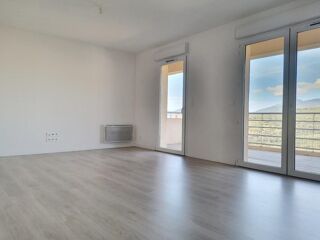 Appartement à louer 3 pièces 68 m²