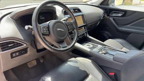 F-PACE 30d 3.0D V6 AWD 300cv Pure 2017 occasion 41120 Ouchamps