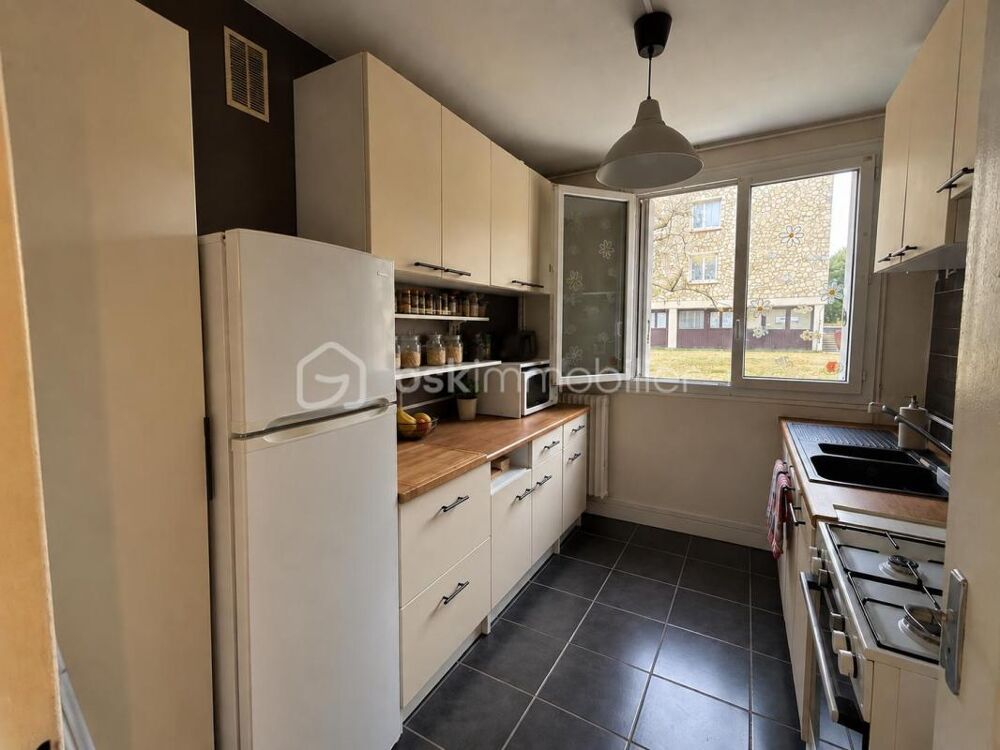 Vente Appartement 3 pièces avec balcon, cave et parking – Résidence calme Vert le petit