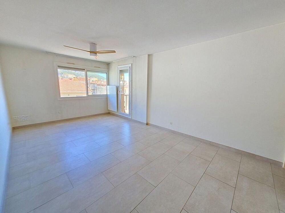Vente Appartement St Roch - T2 dernier étage, loggia, vue dégagée, ascenseur, pkg possible Toulon