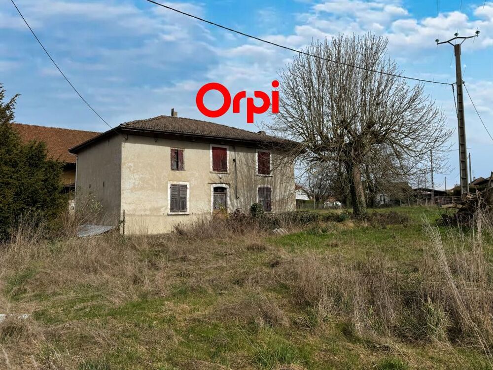Maison en pisé à rénover entièrement sur 614 m² de terrain