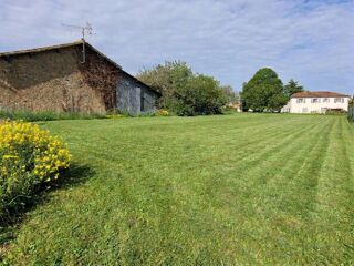  Remise / Grange à vendre 1 pièce 100 m² Champdeniers