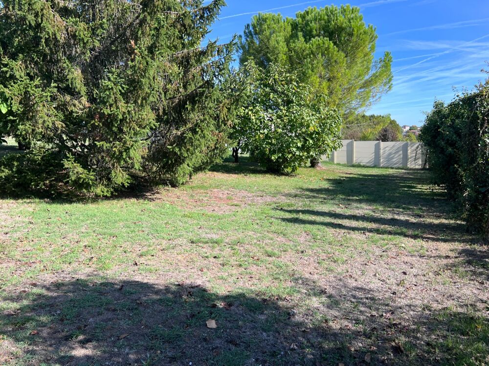 Vente Terrain Terrain à vendre de 916,00 m² SAINTES (17) Saintes