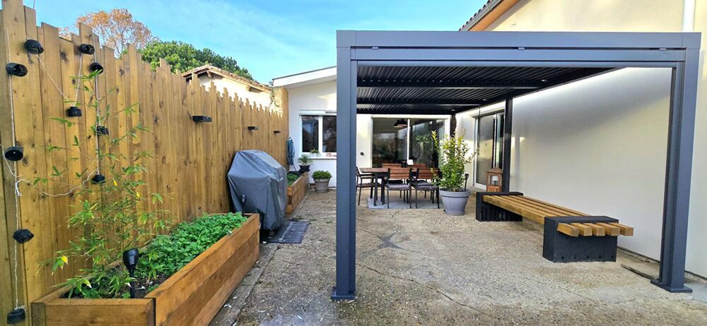 Maison entièrement rénovée avec double garage et piscine
