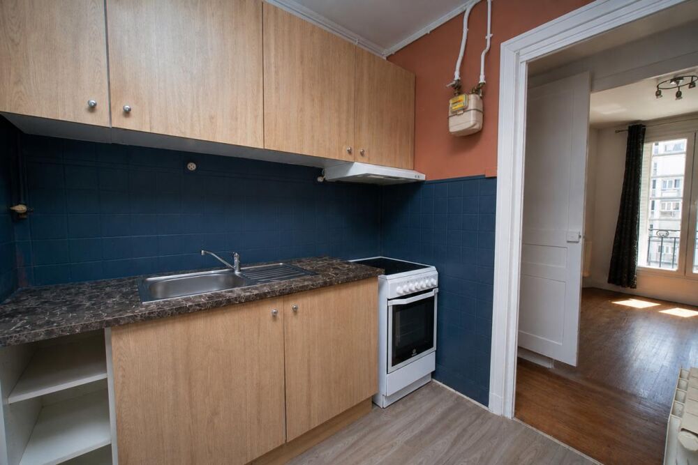 Bois-Colombes - Dernier étage, deux balcons et près de 20 m² de combles