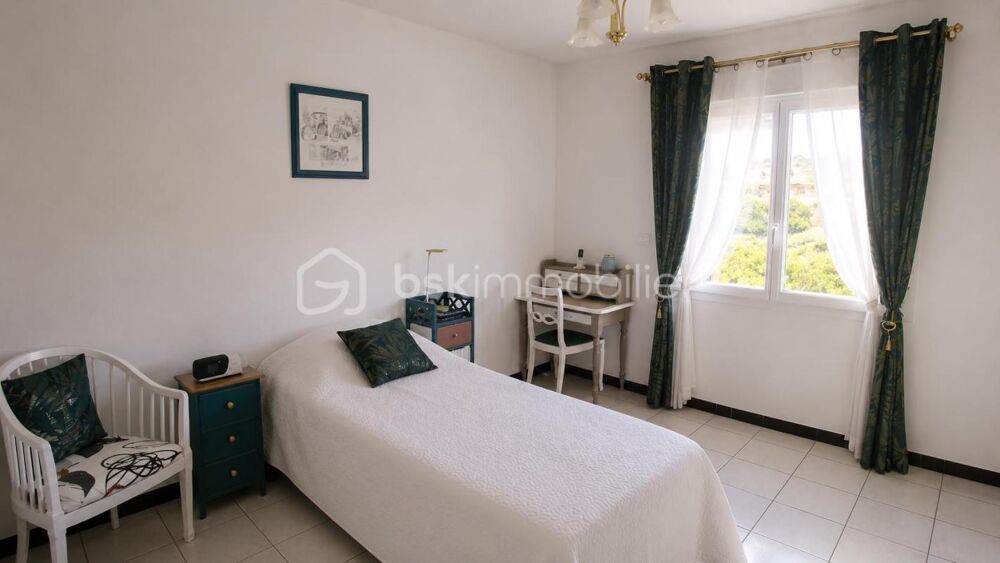 à vendre  Propriété/château Hyères (83400)