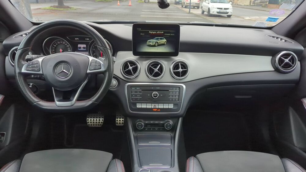 Classe GLA I 200 156 7G-Tronic Fascination - Automatique Toit ouvrant 2017 occasion 59480 La Bassee