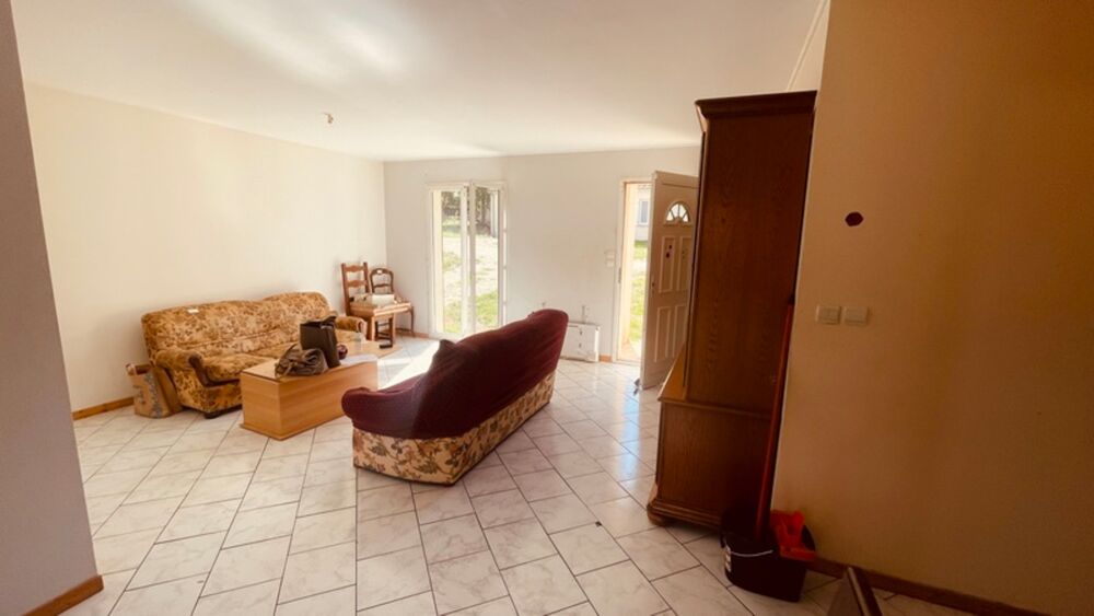 Vente Maison PAVILLON TRADITIONNEL DE PLAIN-PIED – 3 CHAMBRES – JARDIN DE 755 M² CHARITE SUR LOIRE proche NEVERS La charite sur loire