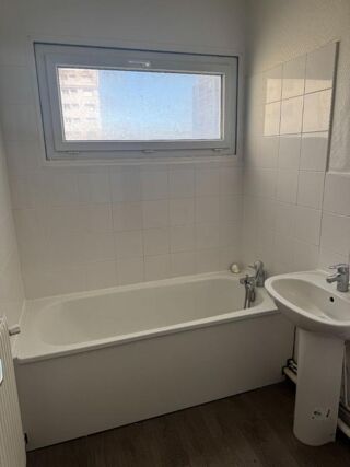  Appartement à louer 4 pièces 76 m²
