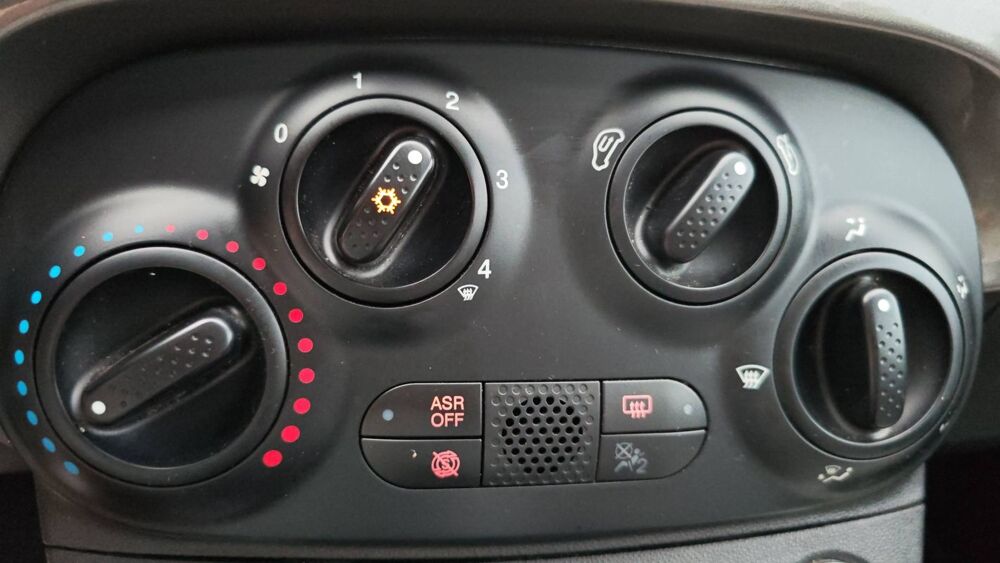 500 1.0 70 Hybrid Dolcevita 2022 occasion 20600 Bastia