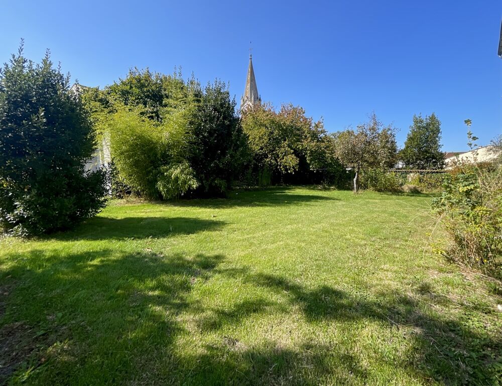 Vente Maison Terrain constructible de 1 078 m² au cœur du village de Bourgneuf Bourgneuf