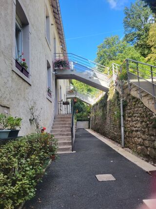  Immeuble  vendre 15 + pices 398 m