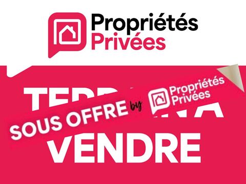   Terrain  constructible  pour  bureaux commerciaux et locaux industriels  à Pugnac  d'une superficie de  3892 m2 