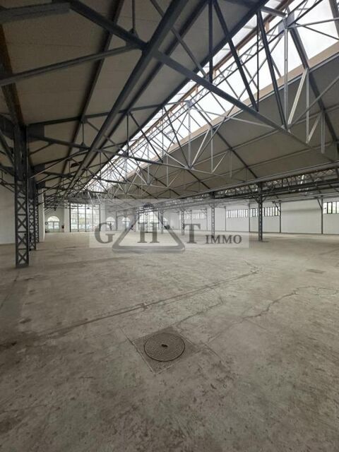 Local d'activités/ showroom 2050m2 à louer Ivry 28000 94200 Ivry sur seine