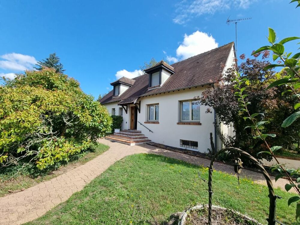 MAISON TRADITIONNELLE et UN TRES BEL ETANG de plus de 4000m²