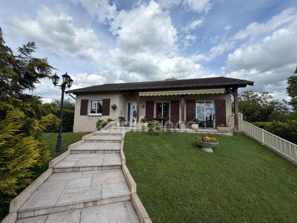 Maison familiale avec grand sous-sol, jardin arboré et vue dégagée  Proche Pont-de-Vaux