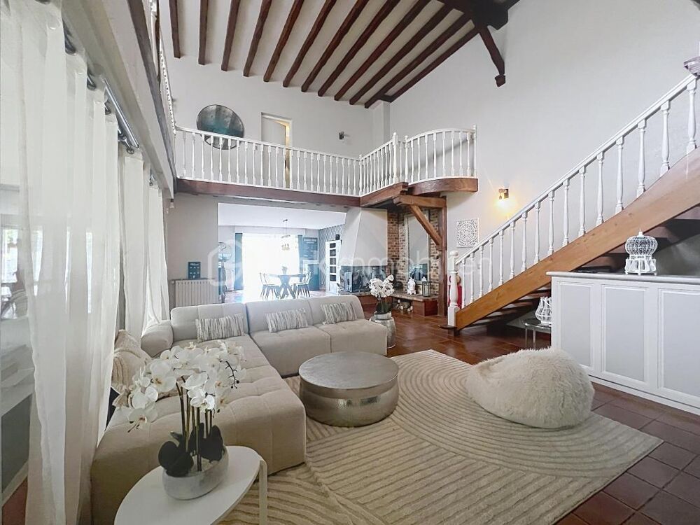 RIS ORANGIS-SUBLIME MAISON D'ARCHITECTE 9 pièces 232 m2 sur 689 m2 terrain