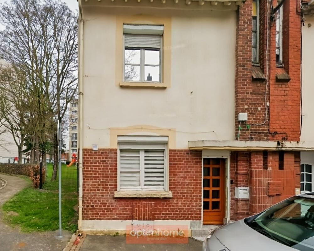 MAISON DE VILLE DE 146 M²  4 CHAMBRES  BUREAU  COUR ET JARDIN