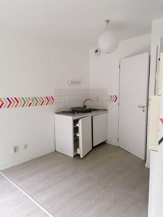  Appartement à louer 1 pièce 28 m²
