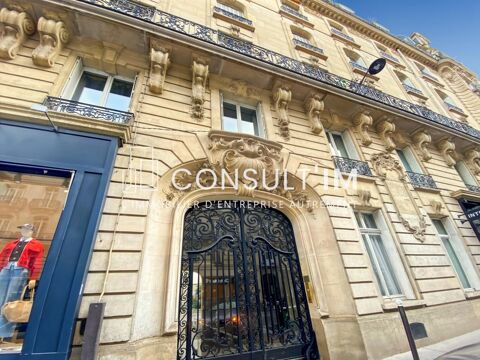 Bureaux avec parquet, moulures, chemin&eacute;es et vue sur cour arbor&eacute;e 3664 75017 Paris