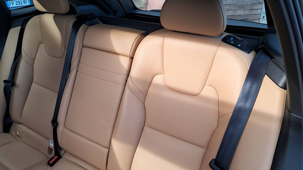 XC60 2.0 T8 407 Plug in Hybrid AWD Geartronic8 Inscription Luxe 2018 occasion 20137 Zonza