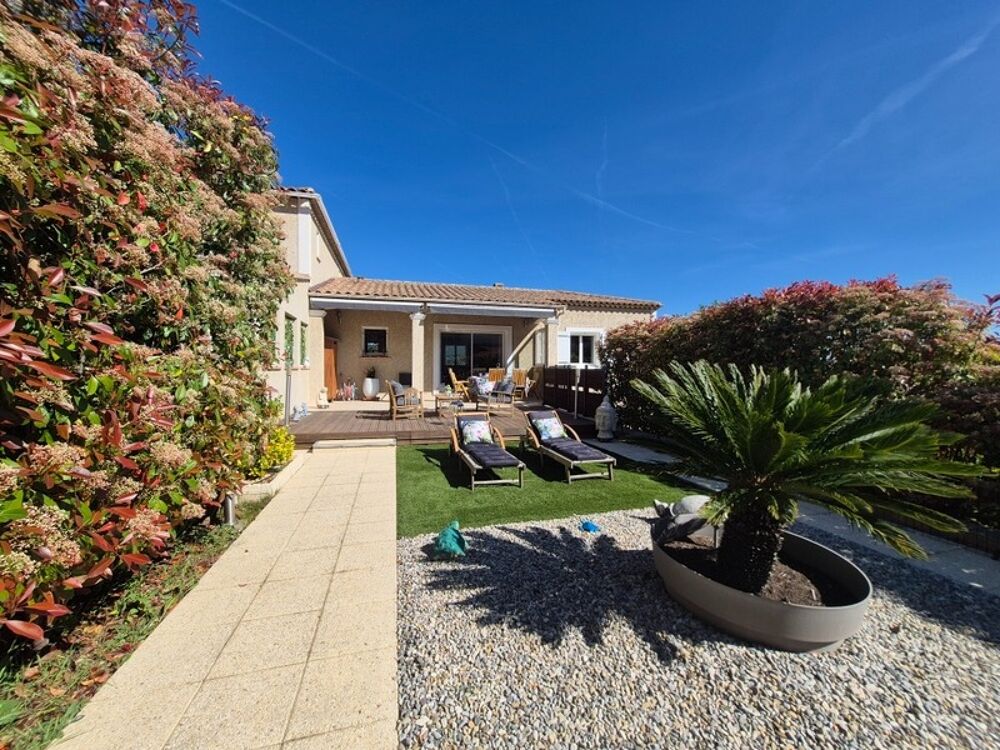 EXLCLUSIVITE-PRESTIGE. Solliès-Ville-Maison provençale avec deux logements distincts, fort potentiel, vue dégagée- 575 000 €