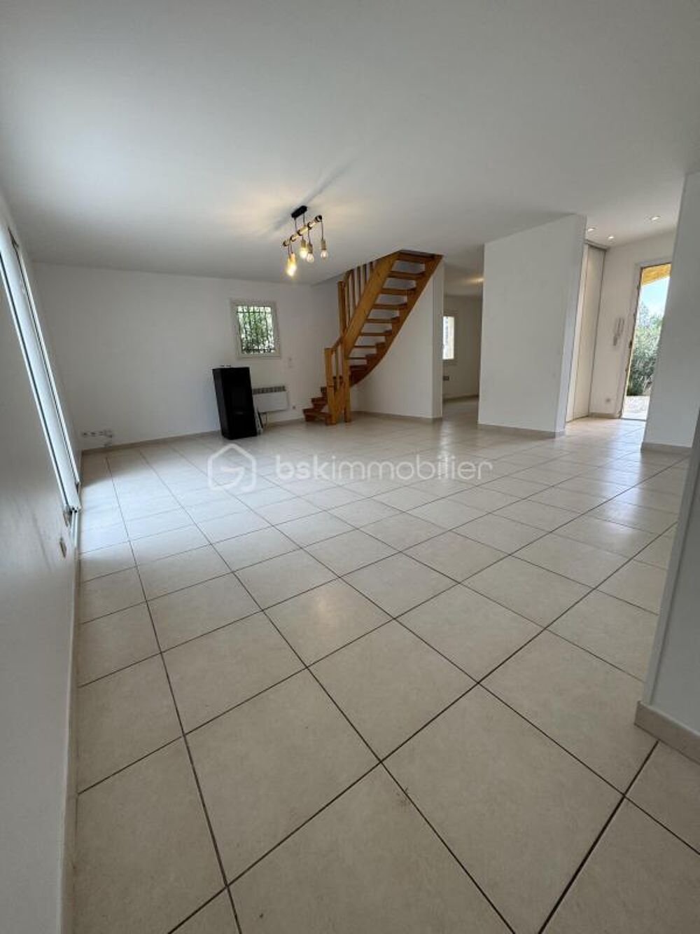 Vente Villa 34490 LIGNAN SUR ORB - VILLA 113m2 - CHAMBRE EN RDC - AU CALME - JARDIN SANS VIS À VIS - GRAND GARAGE - PAS DE TRAVAUX Lignan sur orb