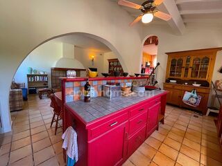  Villa  vendre 6 pices 213 m