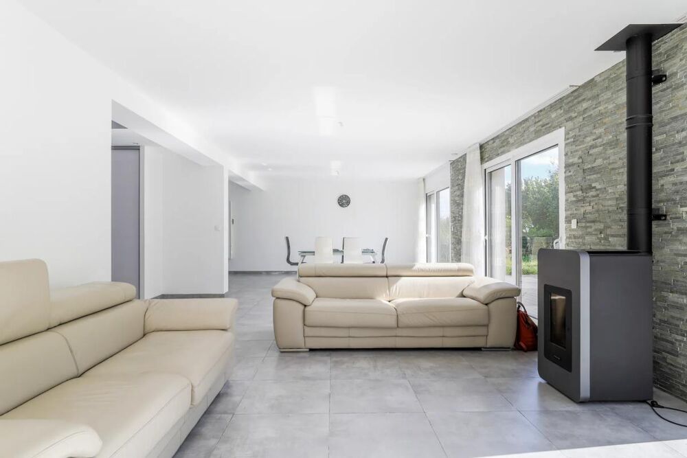 PAVILLON CONTEMPORAIN DE 2018 AVEC VIE DE PLAIN PIED