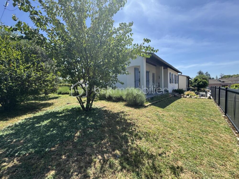 Maison 4 chambres sur sous-sol complet avec jardin et piscine