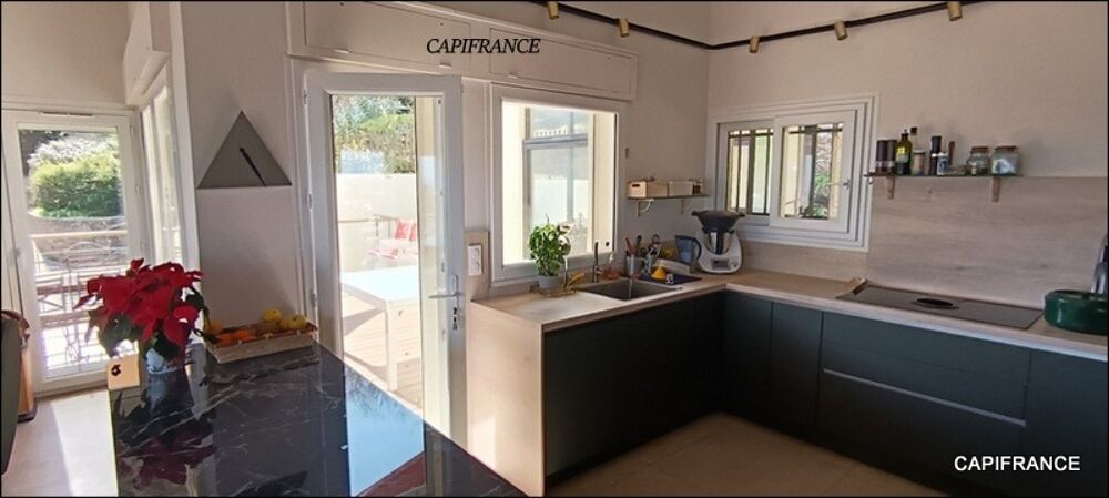 HYERES (83) Maison individuelle rénovée vue mer avec terrasse sur 5 000 m² de terrain/double garage